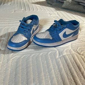 Women’s size 8 Nike Dunks
